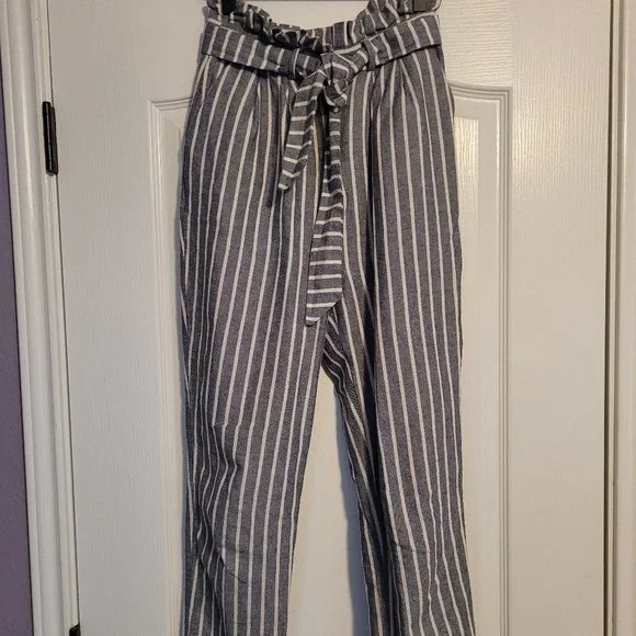 Urban Outfitters Gianna High Rise Paperbag Pants - Picture 3 of 6